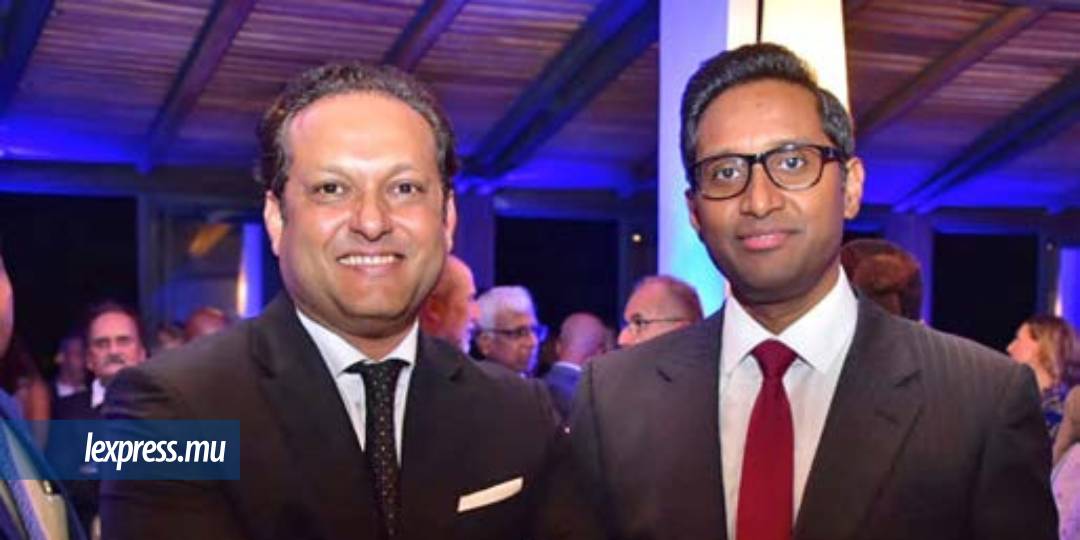Dhaneshwar Damry, ministre junior aux Finances, et Rajeev Hasnah, First Deputy Governor de la Banque de Maurice.