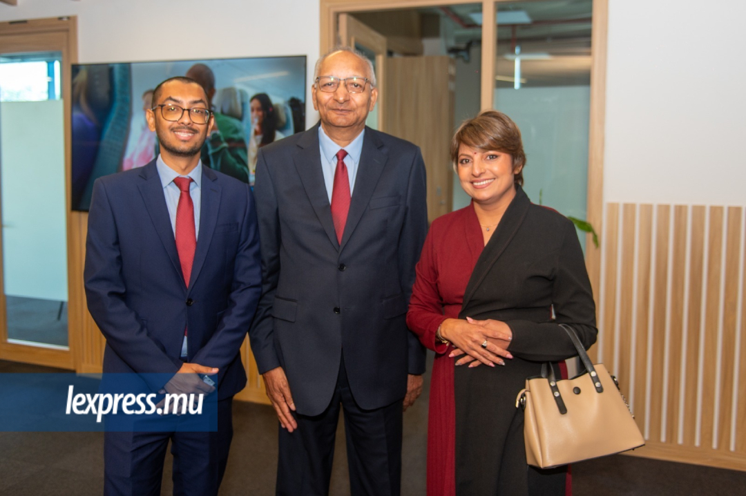 Sheik Mohung, responsable commercial chez Emirates Airline ; Seemadree Nursee, directeur général de VS Nursee Ltd ; et Madhavi Nuckchadee, responsable des banquets et événements au Maritim.